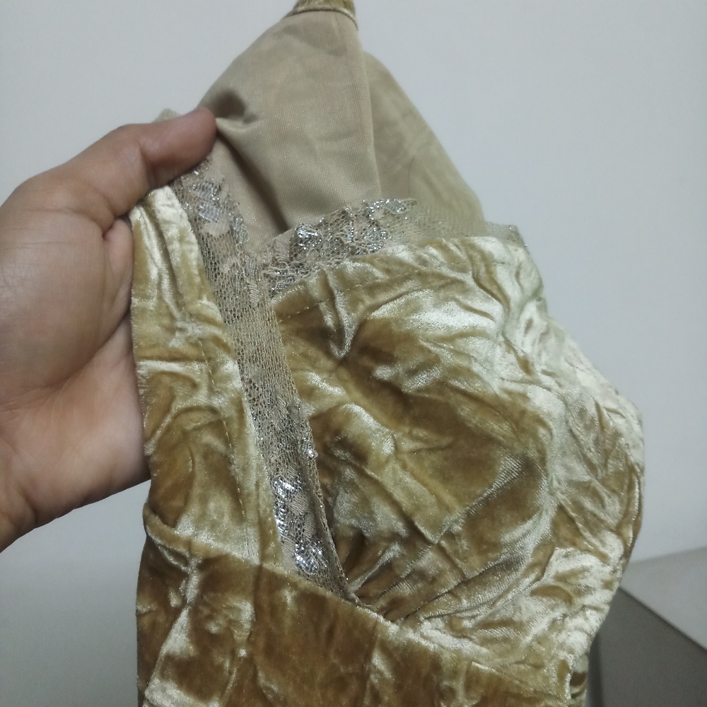 Velvet top...fix price - Picture 3 of 4